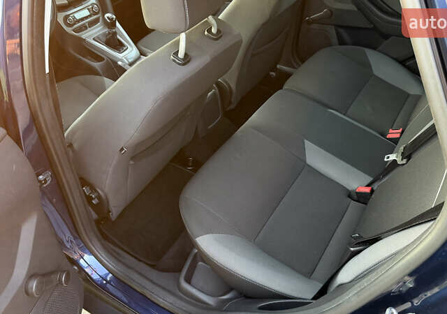 Синий Форд Фокус, объемом двигателя 1.6 л и пробегом 217 тыс. км за 7050 $, фото 16 на Automoto.ua