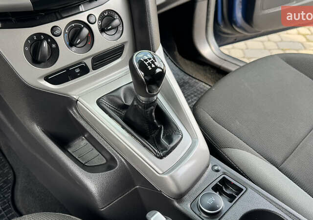 Синій Форд Фокус, об'ємом двигуна 1.6 л та пробігом 236 тис. км за 6450 $, фото 47 на Automoto.ua