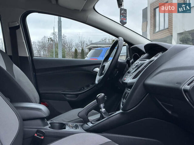 Синій Форд Фокус, об'ємом двигуна 1.6 л та пробігом 235 тис. км за 7699 $, фото 57 на Automoto.ua