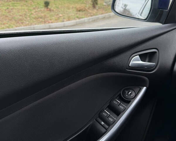 Синий Форд Фокус, объемом двигателя 1.6 л и пробегом 240 тыс. км за 8550 $, фото 23 на Automoto.ua