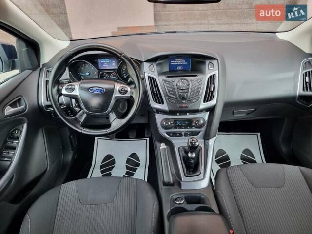 Форд Фокус 2013 в Львове на Automoto.ua Синий Форд Фокус, объемом двигателя 1.6 л и пробегом 223 тыс. км за 8200 $, фото 23 на Automoto.ua