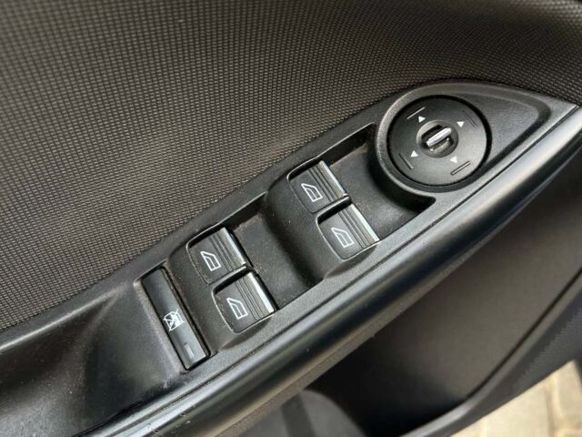 Синий Форд Фокус, объемом двигателя 1 л и пробегом 171 тыс. км за 6100 $, фото 7 на Automoto.ua