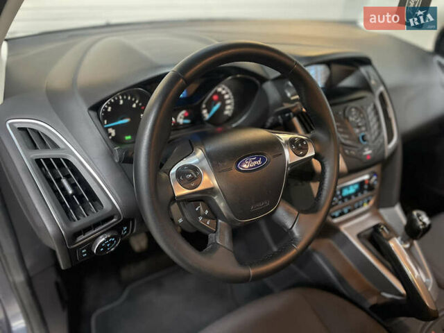 Синій Форд Фокус, об'ємом двигуна 1.6 л та пробігом 217 тис. км за 8350 $, фото 9 на Automoto.ua