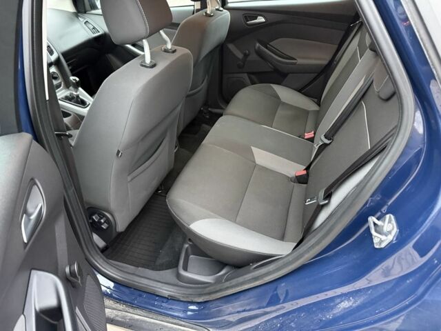 Синій Форд Фокус, об'ємом двигуна 1.6 л та пробігом 208 тис. км за 8350 $, фото 4 на Automoto.ua