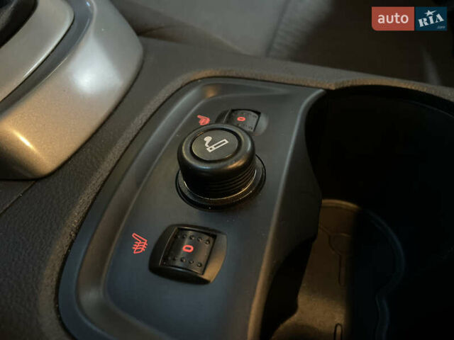 Синій Форд Фокус, об'ємом двигуна 1.6 л та пробігом 217 тис. км за 8350 $, фото 28 на Automoto.ua