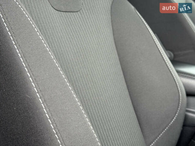 Синий Форд Фокус, объемом двигателя 1.6 л и пробегом 208 тыс. км за 8649 $, фото 88 на Automoto.ua