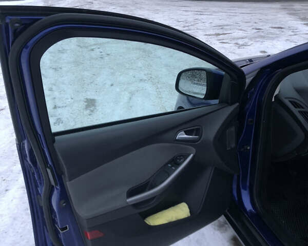 Синий Форд Фокус, объемом двигателя 1.6 л и пробегом 297 тыс. км за 8600 $, фото 6 на Automoto.ua