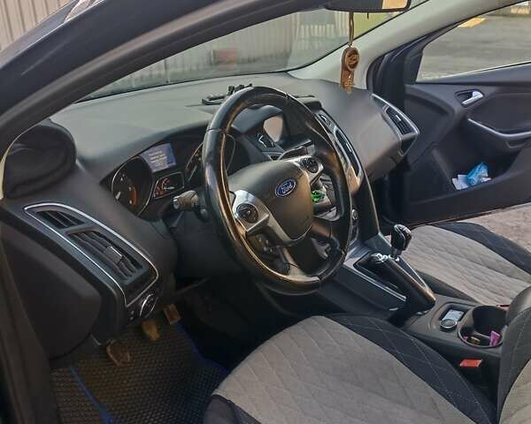 Синий Форд Фокус, объемом двигателя 1.6 л и пробегом 200 тыс. км за 9000 $, фото 4 на Automoto.ua