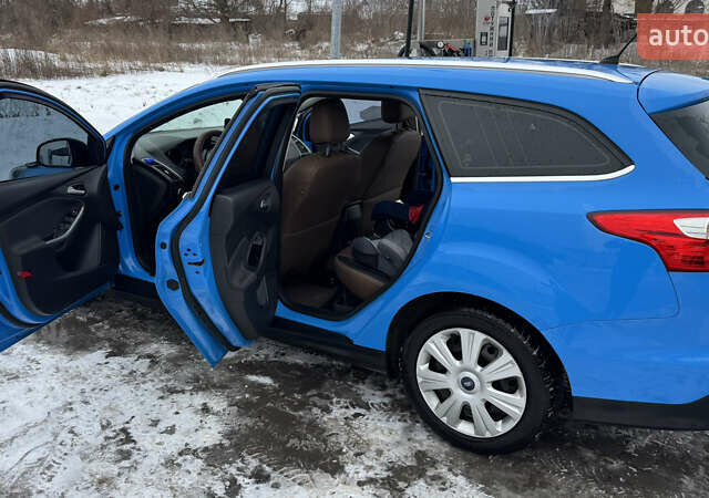 Синий Форд Фокус, объемом двигателя 1.56 л и пробегом 257 тыс. км за 8300 $, фото 9 на Automoto.ua