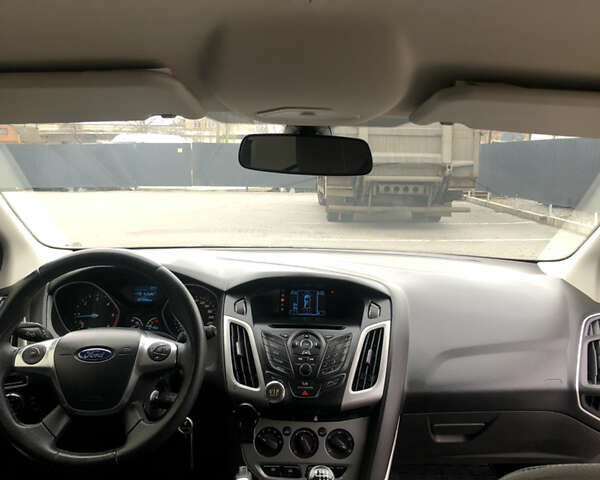 Форд Фокус 2013 у Хмельницькому на Automoto.ua Синій Форд Фокус, об'ємом двигуна 1.56 л та пробігом 318 тис. км за 7250 $, фото 7 на Automoto.ua