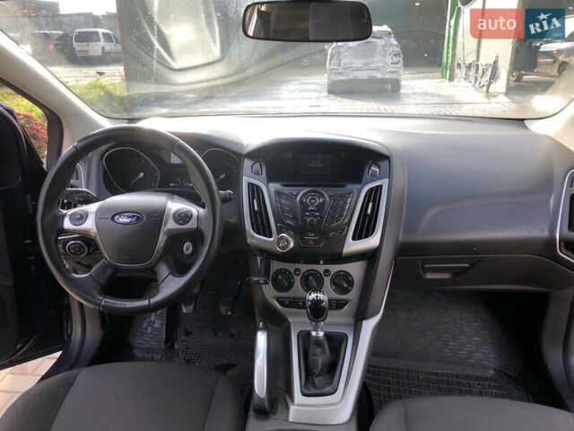 Синий Форд Фокус, объемом двигателя 1.56 л и пробегом 323 тыс. км за 6700 $, фото 12 на Automoto.ua