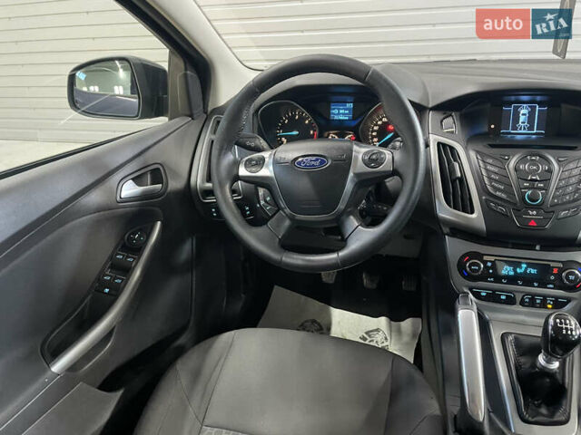 Синий Форд Фокус, объемом двигателя 1.6 л и пробегом 217 тыс. км за 7750 $, фото 22 на Automoto.ua