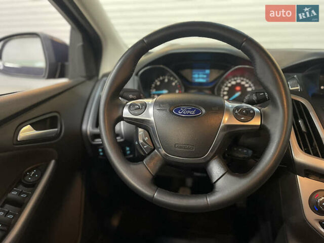 Синій Форд Фокус, об'ємом двигуна 1.6 л та пробігом 217 тис. км за 8350 $, фото 36 на Automoto.ua