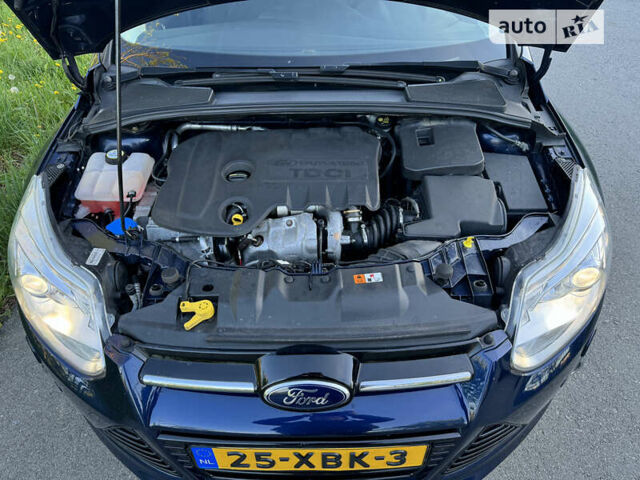 Синій Форд Фокус, об'ємом двигуна 1.6 л та пробігом 215 тис. км за 8900 $, фото 32 на Automoto.ua