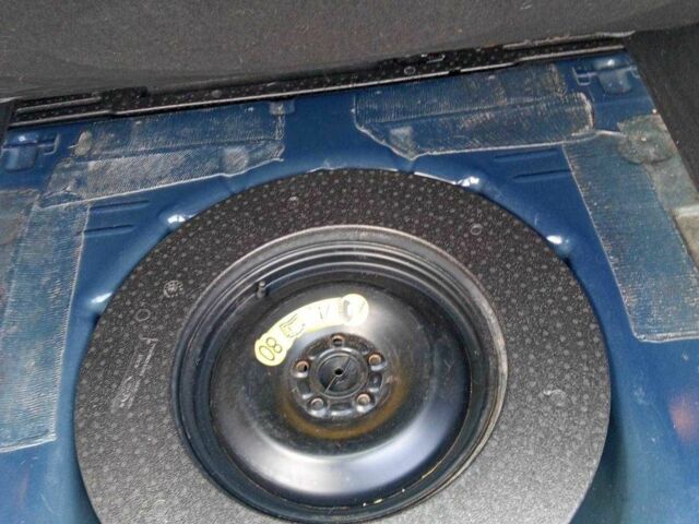 Синий Форд Фокус, объемом двигателя 1.6 л и пробегом 300 тыс. км за 6800 $, фото 9 на Automoto.ua