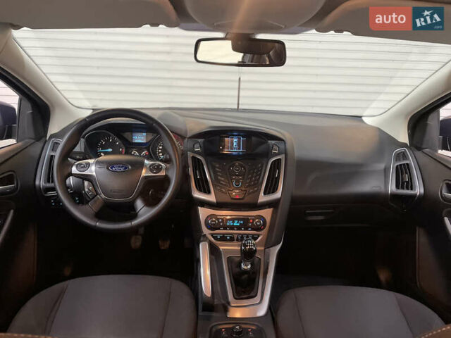 Синій Форд Фокус, об'ємом двигуна 1.6 л та пробігом 217 тис. км за 8350 $, фото 39 на Automoto.ua