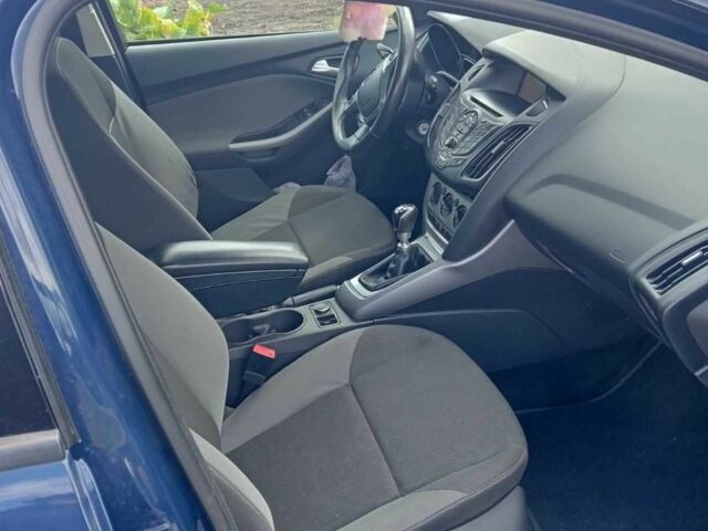 Синий Форд Фокус, объемом двигателя 1.6 л и пробегом 300 тыс. км за 6800 $, фото 10 на Automoto.ua