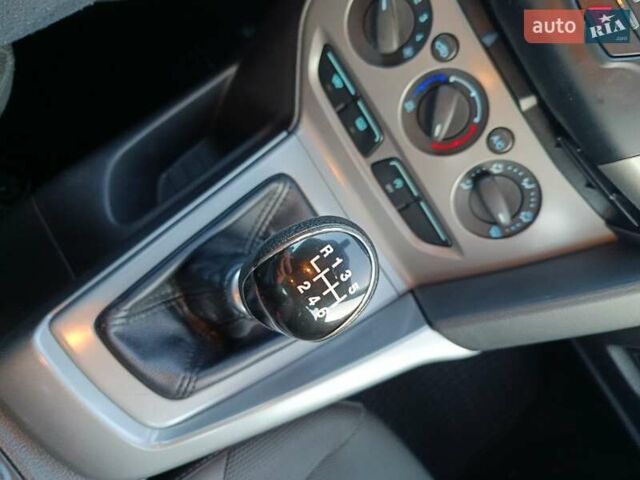 Синій Форд Фокус, об'ємом двигуна 1.6 л та пробігом 243 тис. км за 7300 $, фото 21 на Automoto.ua