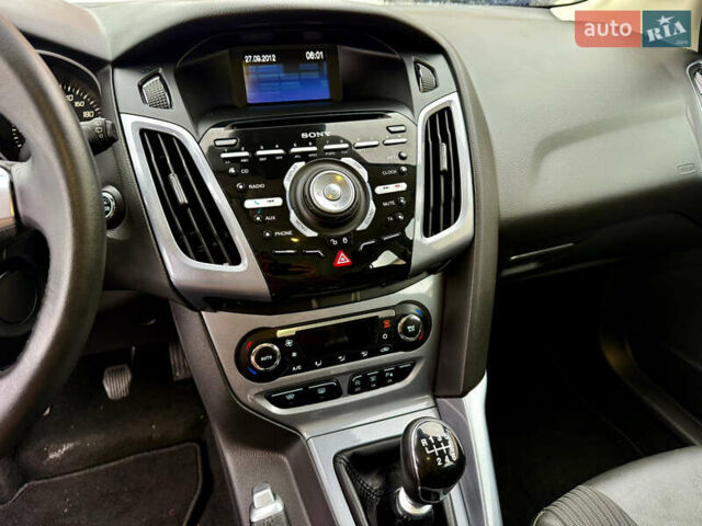 Синій Форд Фокус, об'ємом двигуна 1 л та пробігом 106 тис. км за 5499 $, фото 17 на Automoto.ua