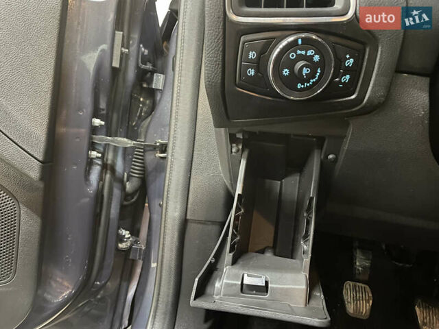 Синій Форд Фокус, об'ємом двигуна 1.6 л та пробігом 217 тис. км за 8350 $, фото 27 на Automoto.ua