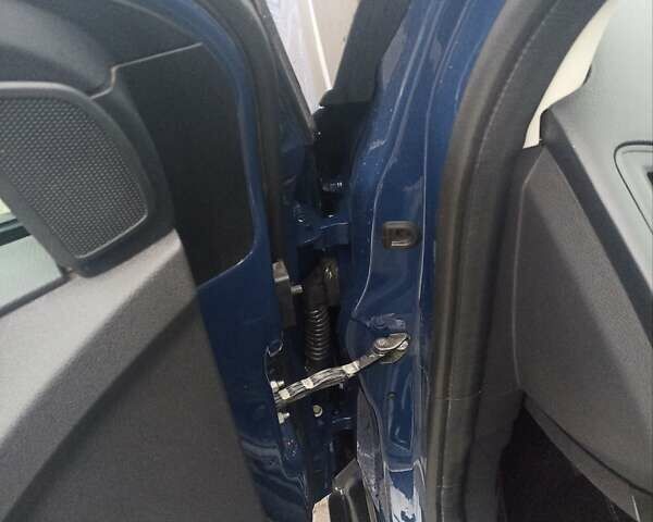 Синий Форд Фокус, объемом двигателя 1.6 л и пробегом 300 тыс. км за 6300 $, фото 10 на Automoto.ua