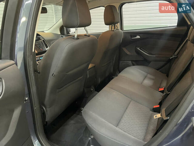 Синій Форд Фокус, об'ємом двигуна 1.6 л та пробігом 217 тис. км за 8350 $, фото 49 на Automoto.ua