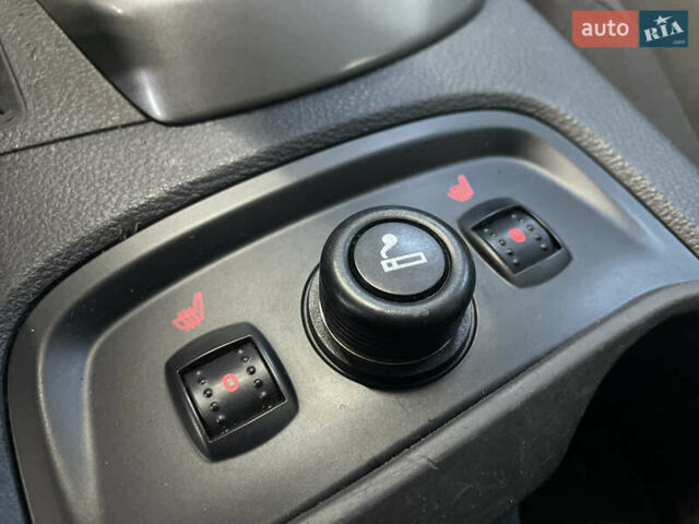 Синий Форд Фокус, объемом двигателя 1.6 л и пробегом 217 тыс. км за 7750 $, фото 31 на Automoto.ua