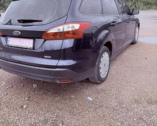 Синий Форд Фокус, объемом двигателя 1.6 л и пробегом 250 тыс. км за 7800 $, фото 2 на Automoto.ua