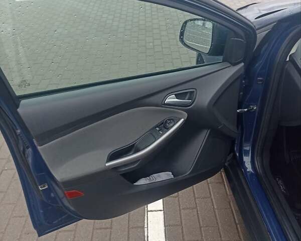 Синий Форд Фокус, объемом двигателя 1.6 л и пробегом 300 тыс. км за 6300 $, фото 9 на Automoto.ua