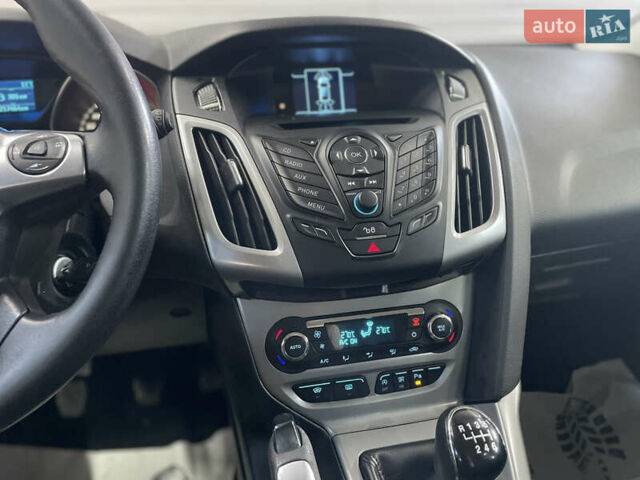 Синий Форд Фокус, объемом двигателя 1.6 л и пробегом 217 тыс. км за 7750 $, фото 21 на Automoto.ua