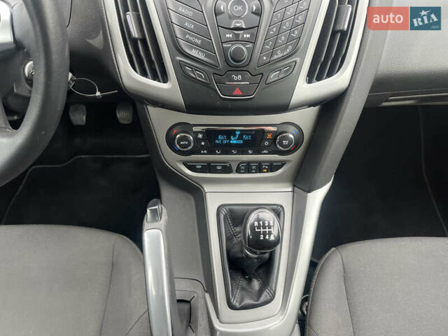 Синий Форд Фокус, объемом двигателя 1.6 л и пробегом 217 тыс. км за 7100 $, фото 38 на Automoto.ua