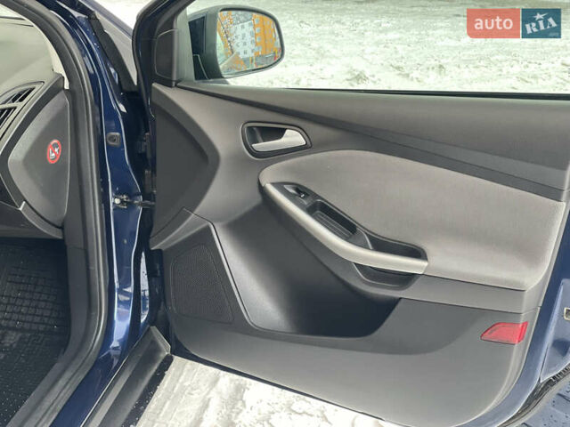 Синий Форд Фокус, объемом двигателя 1.6 л и пробегом 288 тыс. км за 7300 $, фото 10 на Automoto.ua