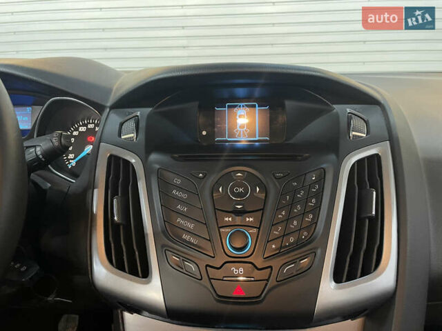 Синій Форд Фокус, об'ємом двигуна 1.6 л та пробігом 217 тис. км за 8350 $, фото 35 на Automoto.ua