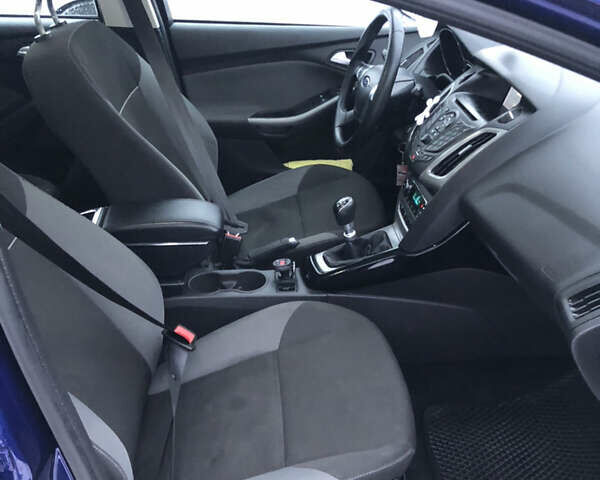 Синий Форд Фокус, объемом двигателя 1.6 л и пробегом 297 тыс. км за 8600 $, фото 13 на Automoto.ua