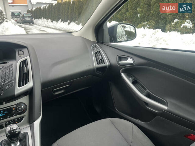 Синий Форд Фокус, объемом двигателя 1.6 л и пробегом 217 тыс. км за 7100 $, фото 34 на Automoto.ua