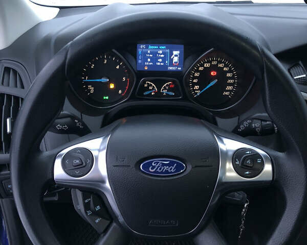 Синий Форд Фокус, объемом двигателя 1.6 л и пробегом 297 тыс. км за 8600 $, фото 7 на Automoto.ua