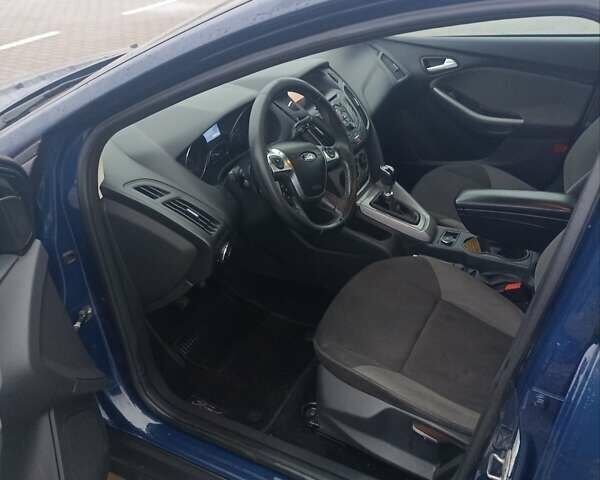 Синий Форд Фокус, объемом двигателя 1.6 л и пробегом 300 тыс. км за 6500 $, фото 2 на Automoto.ua