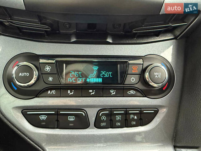 Синий Форд Фокус, объемом двигателя 1.6 л и пробегом 240 тыс. км за 8550 $, фото 27 на Automoto.ua