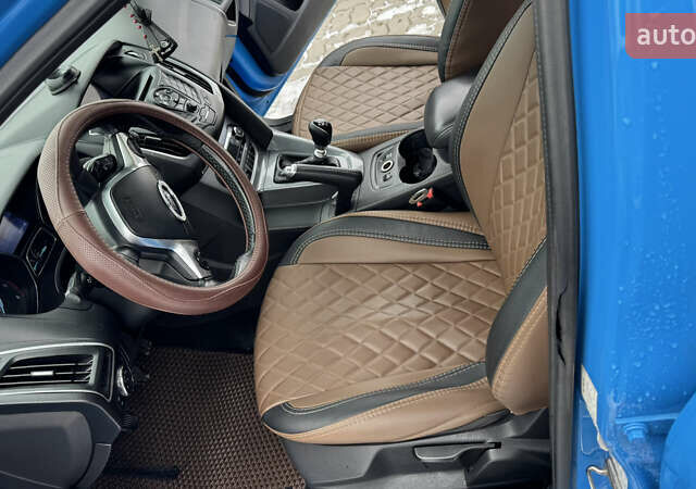 Синий Форд Фокус, объемом двигателя 1.56 л и пробегом 257 тыс. км за 8300 $, фото 4 на Automoto.ua