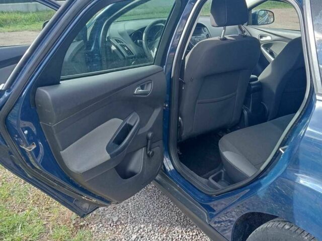 Синий Форд Фокус, объемом двигателя 1.6 л и пробегом 300 тыс. км за 6800 $, фото 7 на Automoto.ua