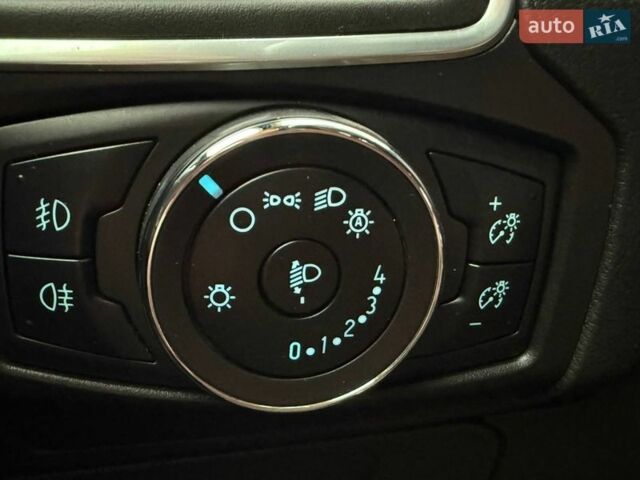 Синий Форд Фокус, объемом двигателя 1.6 л и пробегом 240 тыс. км за 8399 $, фото 32 на Automoto.ua