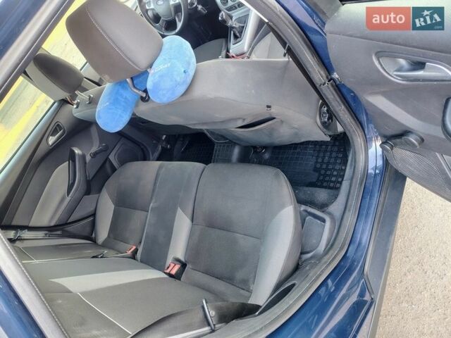 Синій Форд Фокус, об'ємом двигуна 1 л та пробігом 184 тис. км за 7500 $, фото 19 на Automoto.ua