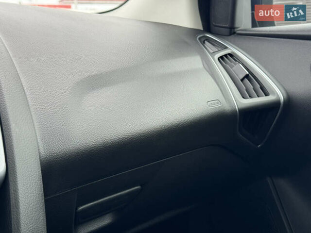 Синий Форд Фокус, объемом двигателя 1.6 л и пробегом 208 тыс. км за 8649 $, фото 61 на Automoto.ua