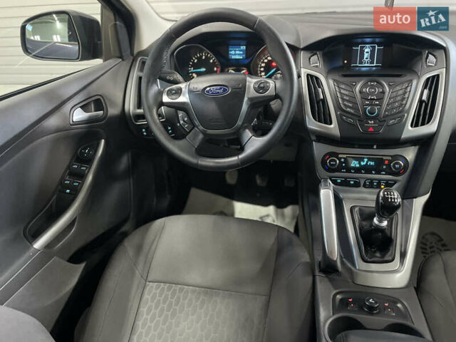 Синий Форд Фокус, объемом двигателя 1.6 л и пробегом 217 тыс. км за 7750 $, фото 19 на Automoto.ua