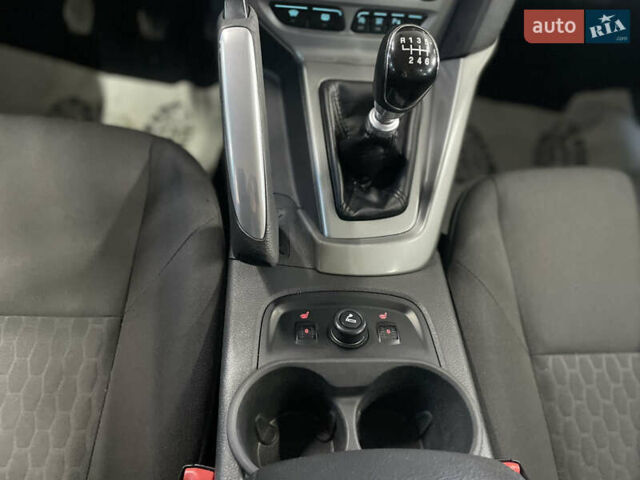 Синий Форд Фокус, объемом двигателя 1.6 л и пробегом 217 тыс. км за 7750 $, фото 20 на Automoto.ua