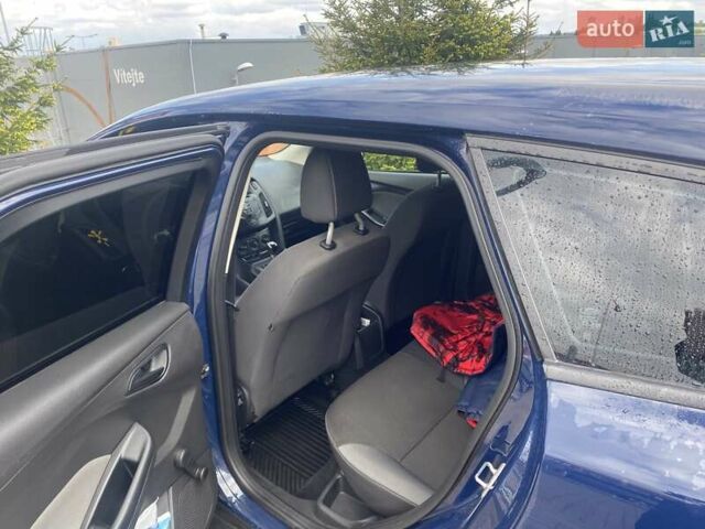 Синий Форд Фокус, объемом двигателя 1.6 л и пробегом 206 тыс. км за 7700 $, фото 7 на Automoto.ua