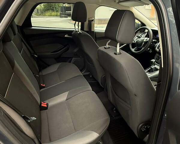 Синій Форд Фокус, об'ємом двигуна 1.6 л та пробігом 285 тис. км за 7250 $, фото 16 на Automoto.ua