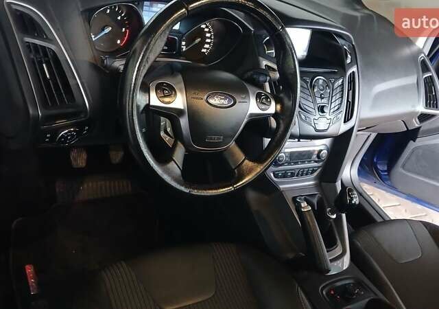 Синий Форд Фокус, объемом двигателя 1.6 л и пробегом 284 тыс. км за 8800 $, фото 55 на Automoto.ua