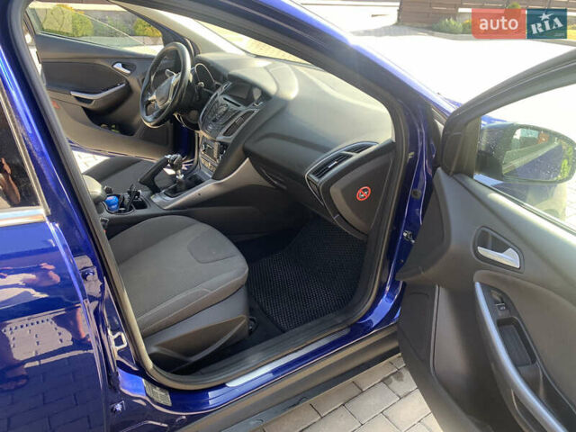 Синий Форд Фокус, объемом двигателя 1.6 л и пробегом 252 тыс. км за 8080 $, фото 7 на Automoto.ua