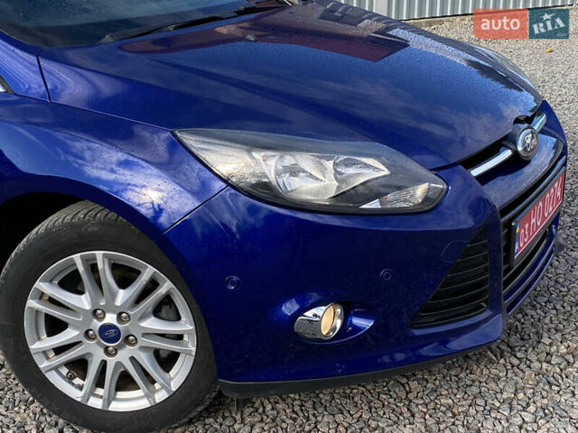 Синий Форд Фокус, объемом двигателя 1.6 л и пробегом 229 тыс. км за 7899 $, фото 5 на Automoto.ua